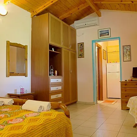 Evaggelia Studios Frinion Room photo
